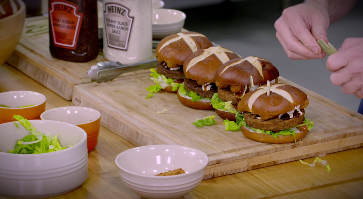 Vegetarburger i Pretzelbrød