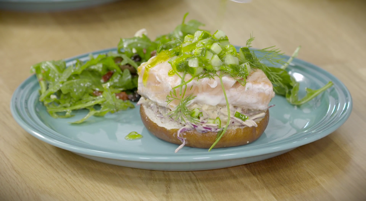 Lakseburger med Pretzelbrød og Heinz Baconnaise
