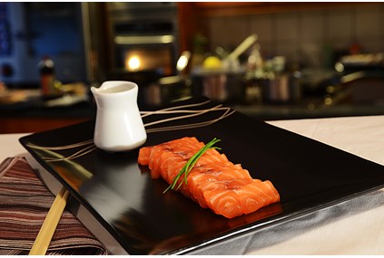 Sashimi laks med Premium soyasaus