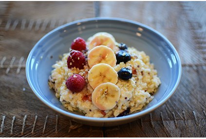 Byggrøt med quinoa og bær