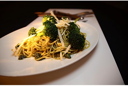Spaghetti med pesto Happy Buddha style