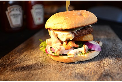Veggie burger tripple onion med villsoppstuing