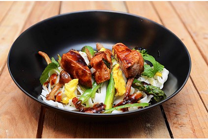 Pad Thai Black Bean sauce med svinefilet