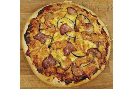Amerikansk Chipotle Chicken & Bacon-pizza