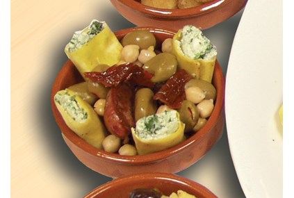 Canneloni-snacks med oliven og garbanzobønner