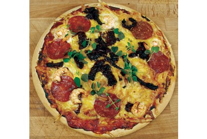 Spansk pizza med scampi og chorizzo