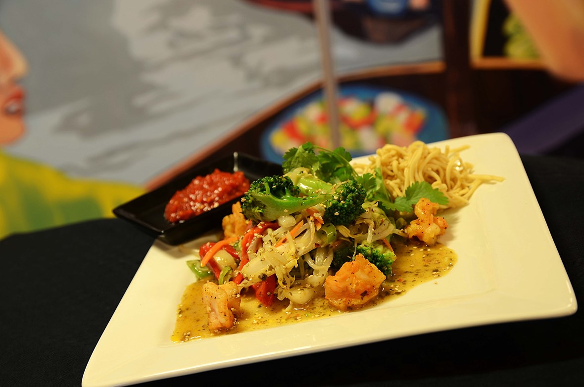 Thai Koriander wok med Scampi og/eller kylling