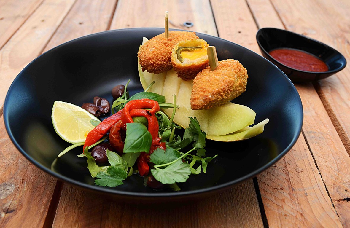 Jalapeno Cheddar Cheese med melon og Srirachasaus