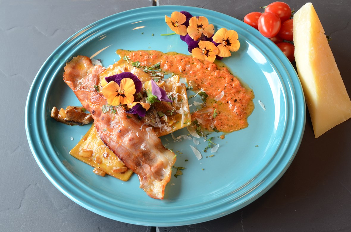 Spelt ravioli fylt med villsopp