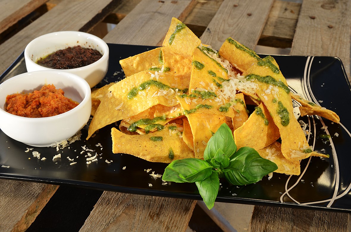 Nacho Strips Italia med pesto og kylling
