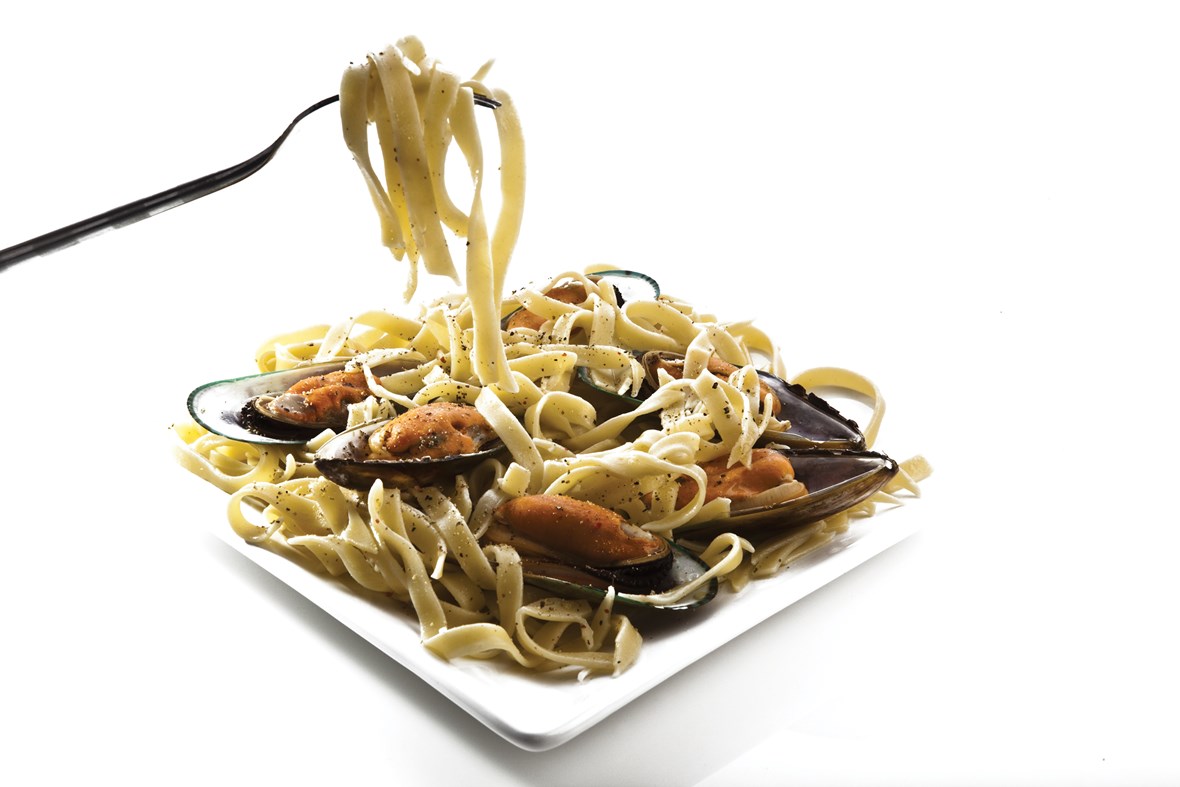 Tagliatelle med pesto rosso og sjømat
