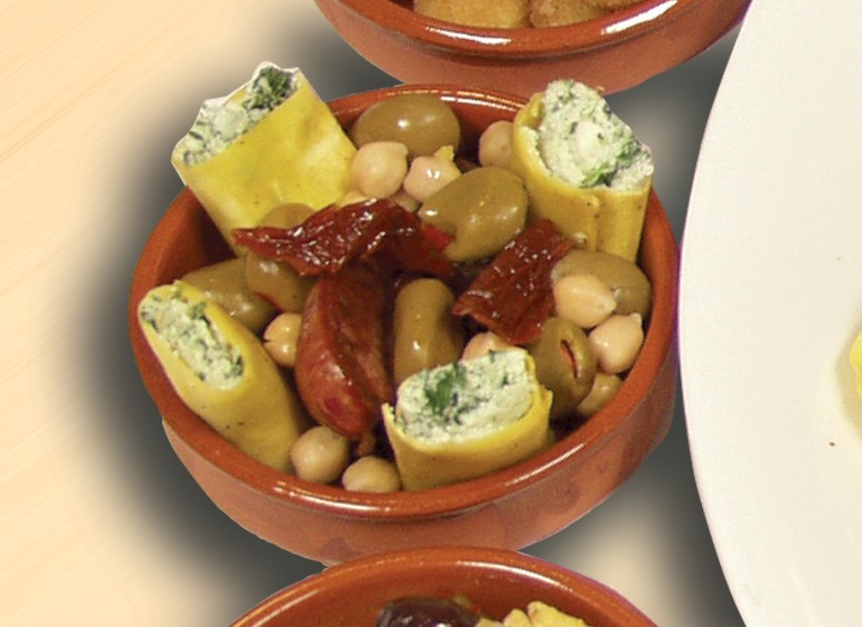 Canneloni-snacks med oliven og garbanzobønner
