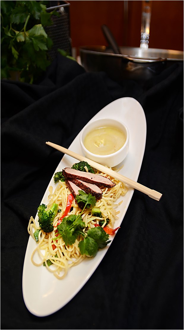 Pad Thai-biff & Thai Green Curry med nudler