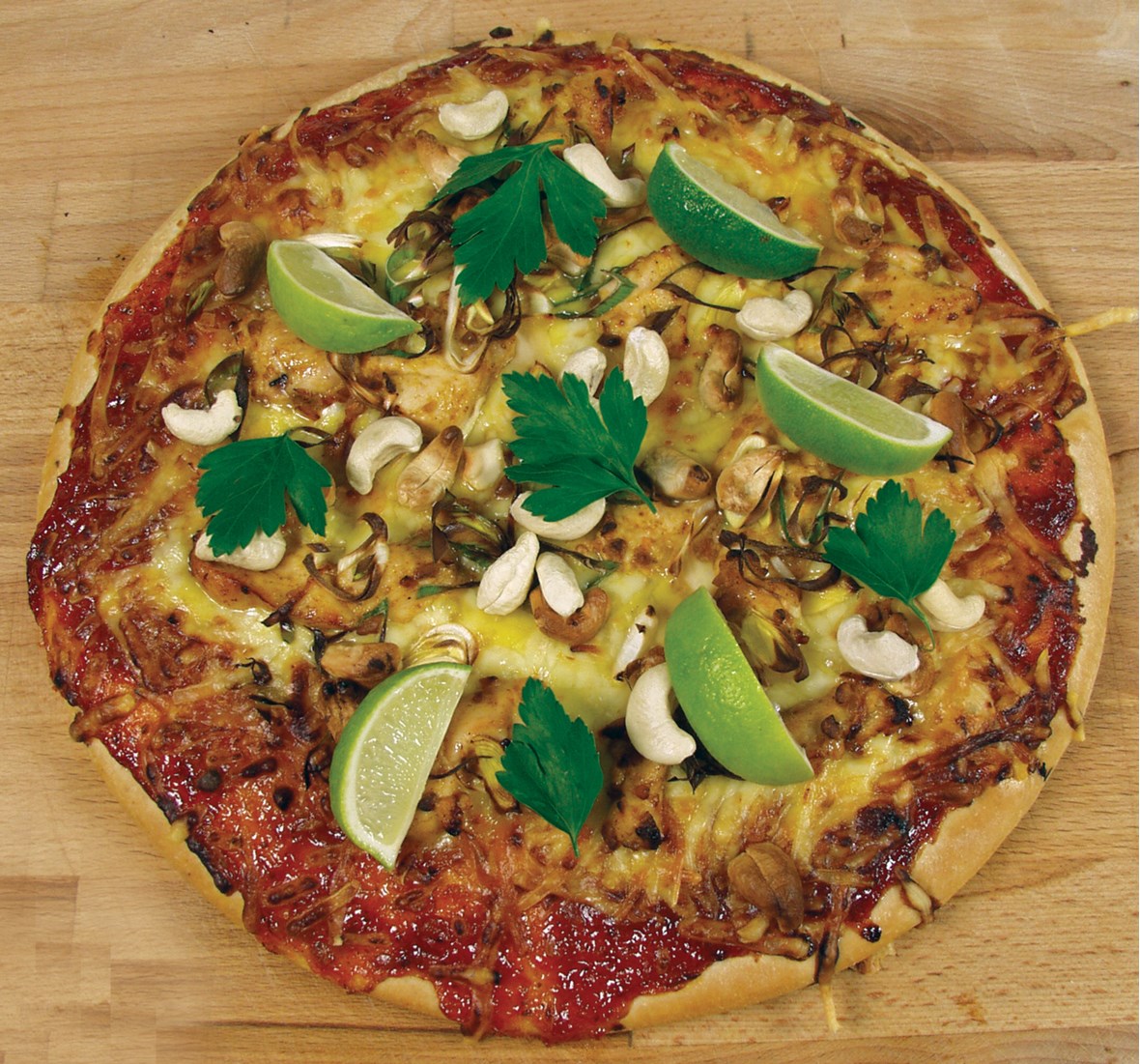 Thai kylling satay-pizza