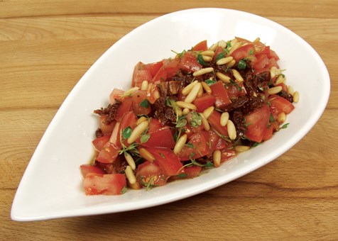 Tomatsalat med soltørkede tomater og balsamico