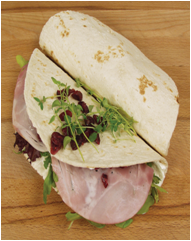 Tortilla med røkt skinke og tranebær